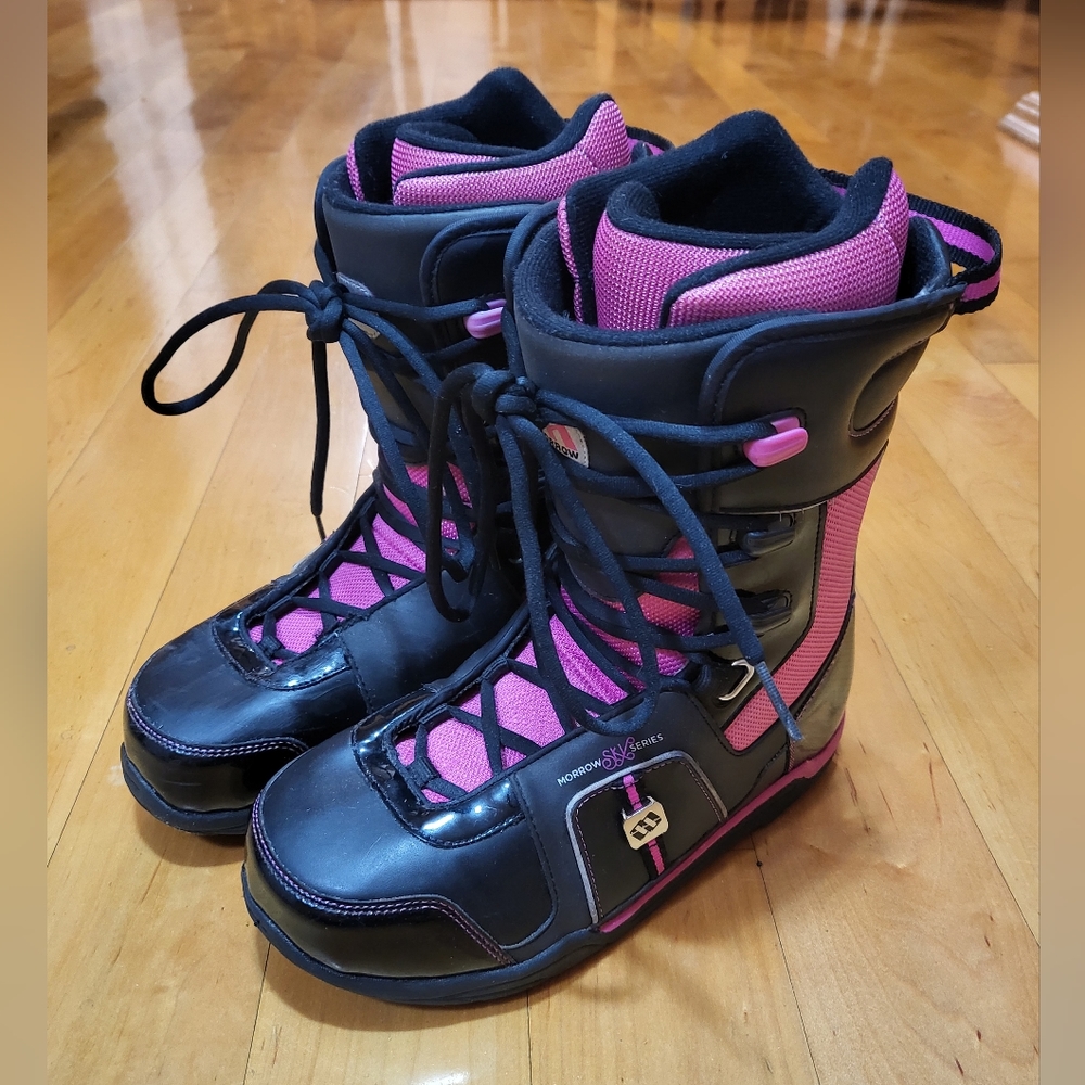 Morrow Women's Snowboarding Boots Size 10